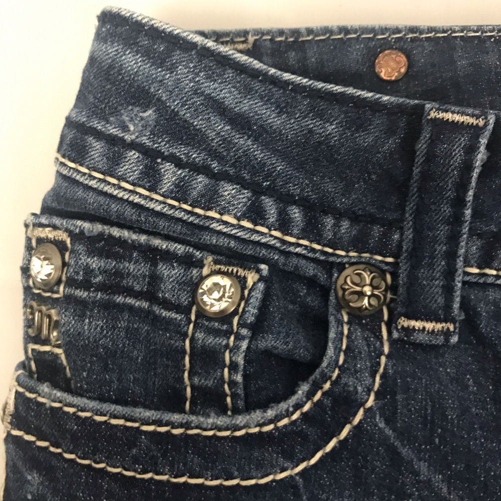 Miss Me Distressed Bling Capri Size 28 - Picture 4 of 8